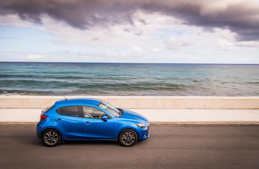  Mazda2 Tech Edition (DJ) 2017 года  (UK) (фото 33 из 35)